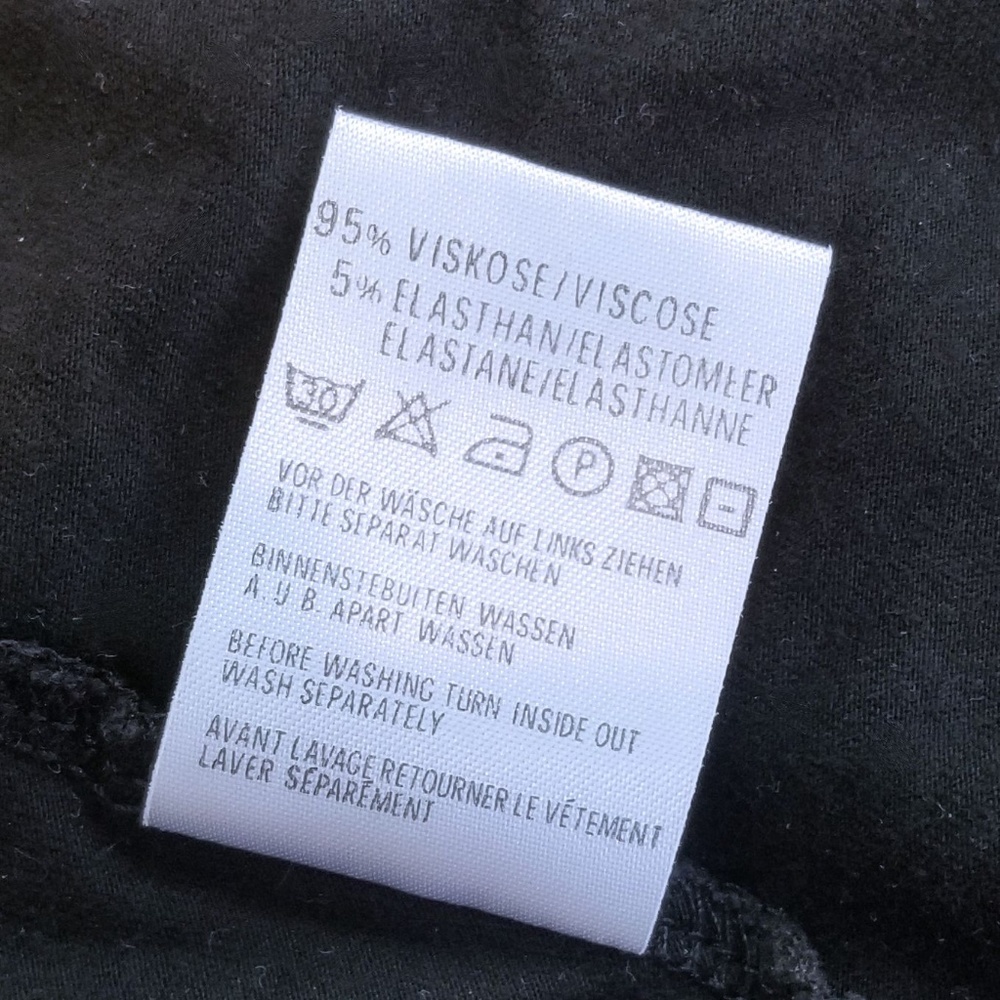 Cartoon Fashion Viscose tank top - EUC - Picture 6 of 6